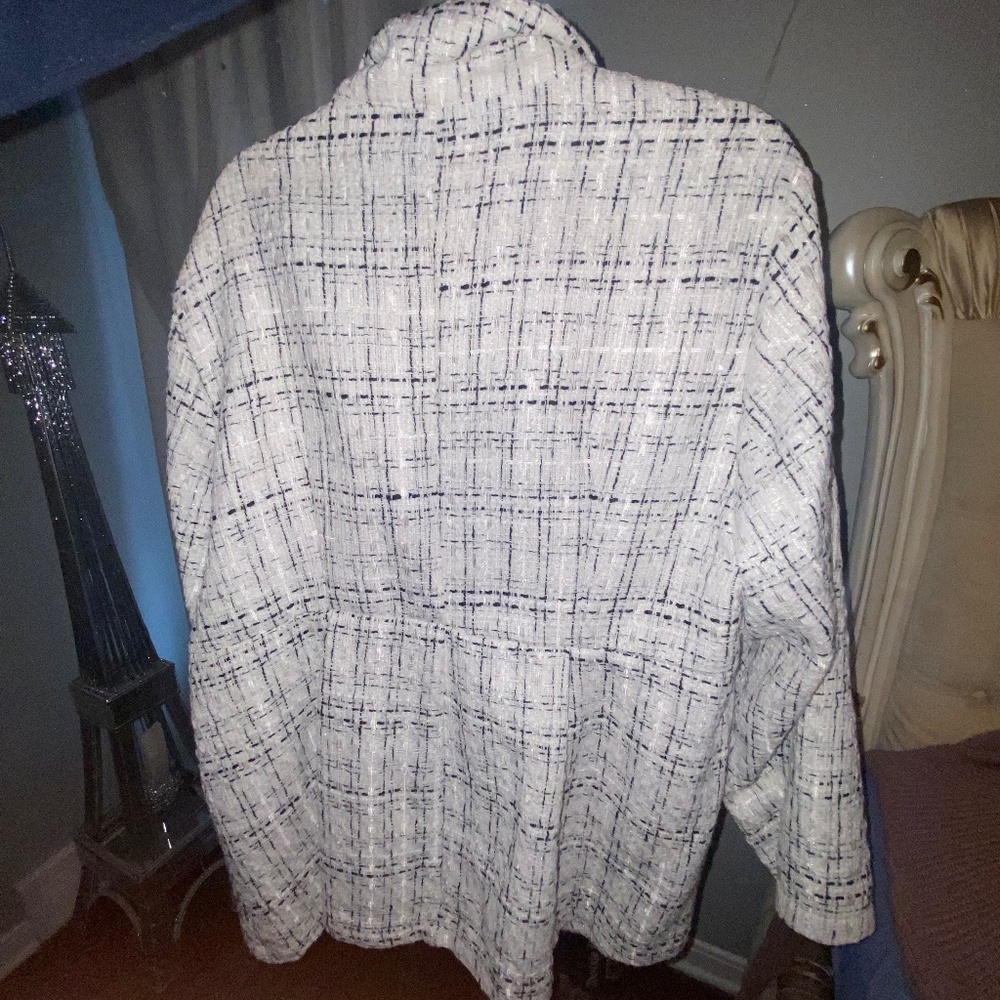 chic jacket - Picture 2 of 3
